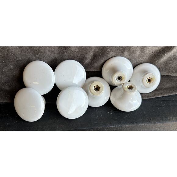 White Ceramic Porcelain 1 1/2 Knobs Pulls VTG Mushroom style 8 Refurnished Home - Picture 1 of 7